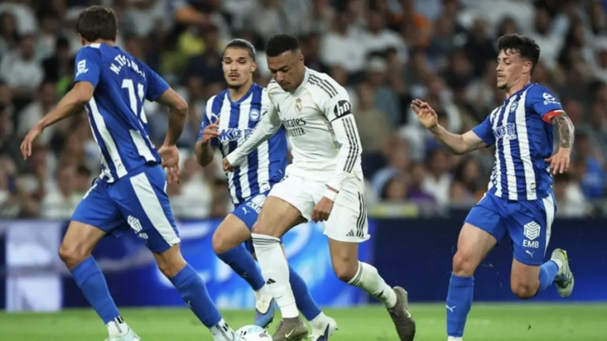 Real Madrid menang 2-1 atas Alaves dalam lanjutan LaLiga (Foto: REUTERS/Isabel Infantes)