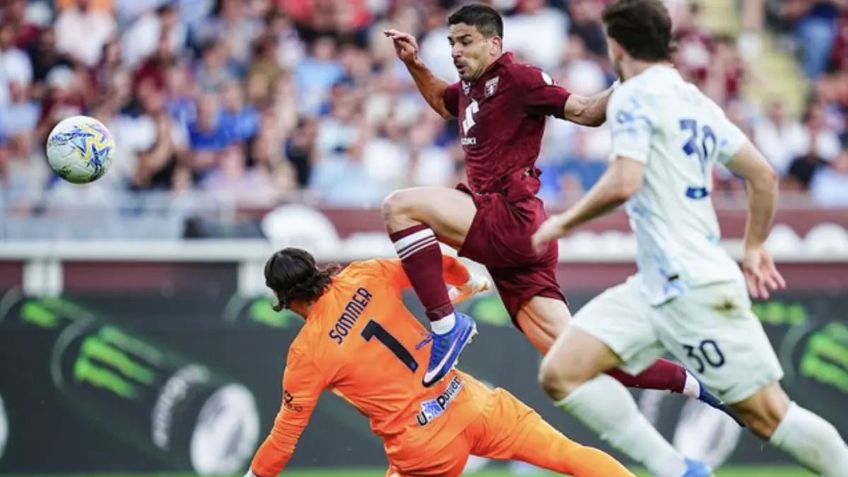 Giovanni Simeone mencetak gol dalam laga Liga Italia antara Torino vs Inter Milan, di Stadio Olimpico di Torino, 26 April 2026 (c) Spada/LaPresse via AP