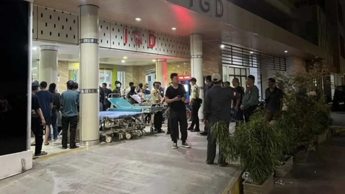 Foto: Situasi RSUD Kota Bekasi, lokasi evakuasi para korban kecelakaan di Stasiun Bekasi Timur. (Adhfar/detikcom)