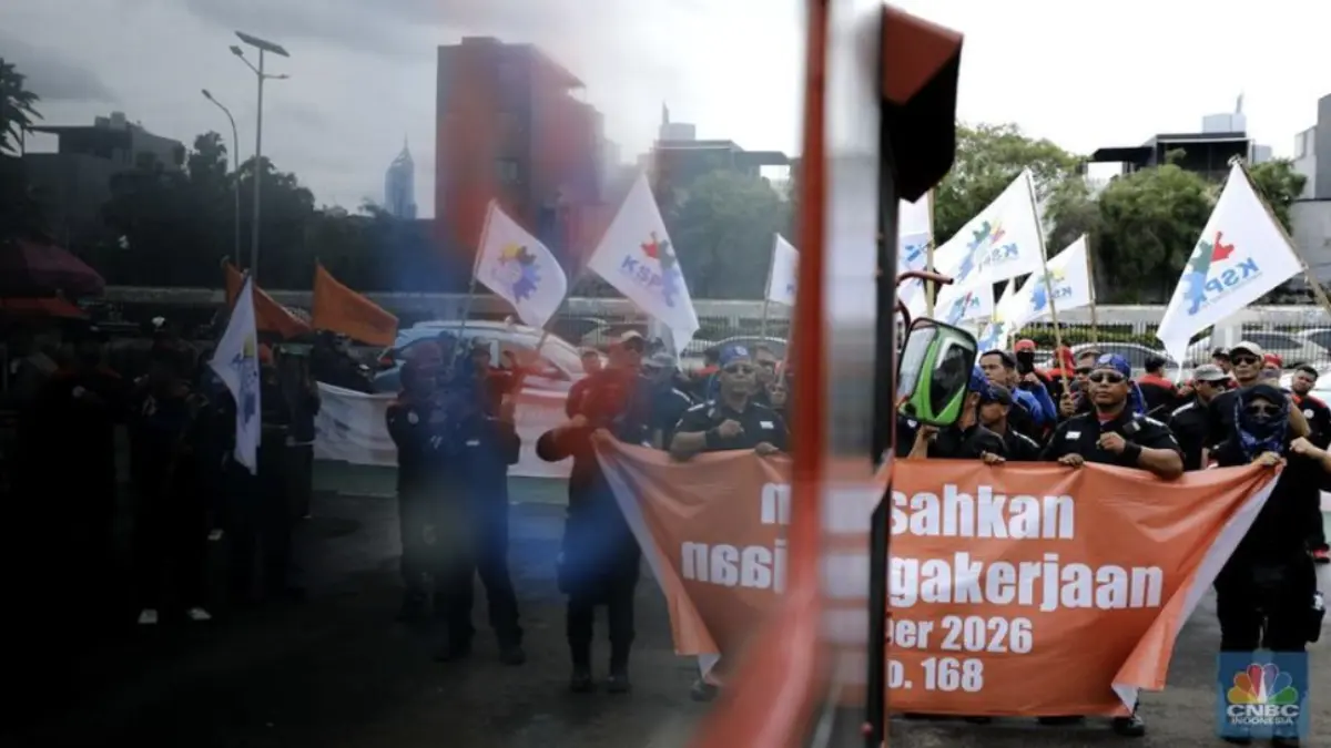 Foto: Ilustrasi demo buruh. (CNBC Indonesia/Tri Susilo)