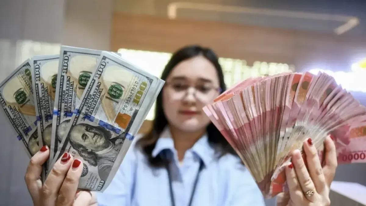Rupiah Hari Ini Dibuka Melemah ke Level Rp17.504 per USD IDR, Dollar to Rupiah Tertahan Tekanan Global
(ANTARA FOTO/Rivan Awal Lingga/rwa)