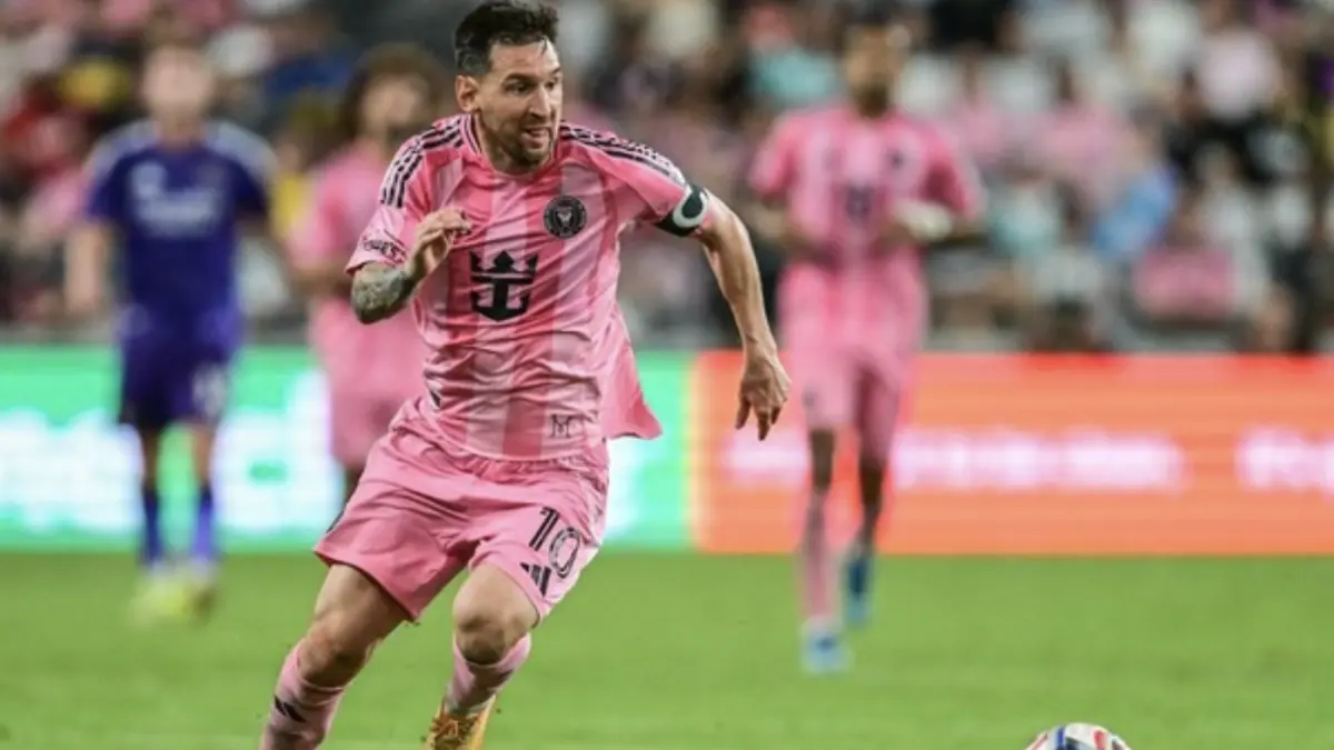 Lionel Messi mencetak dua gol ke gawang Cincinnati. (AFP/GIORGIO VIERA)