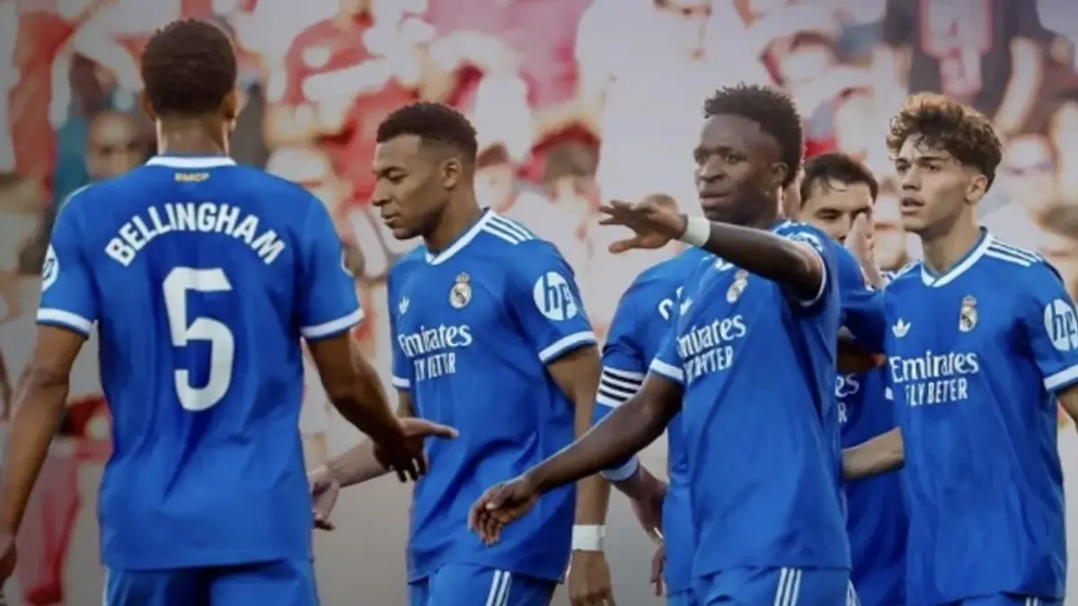 eal Madrid menang 1-0 atas Sevilla lewat gol Vinicius Jr. Aksi Kylian Mbappé yang dinilai egois
jadi sorotan di laga pekan ke-37 LaLiga 2025/2026. [Dok. IG Real Madrid]