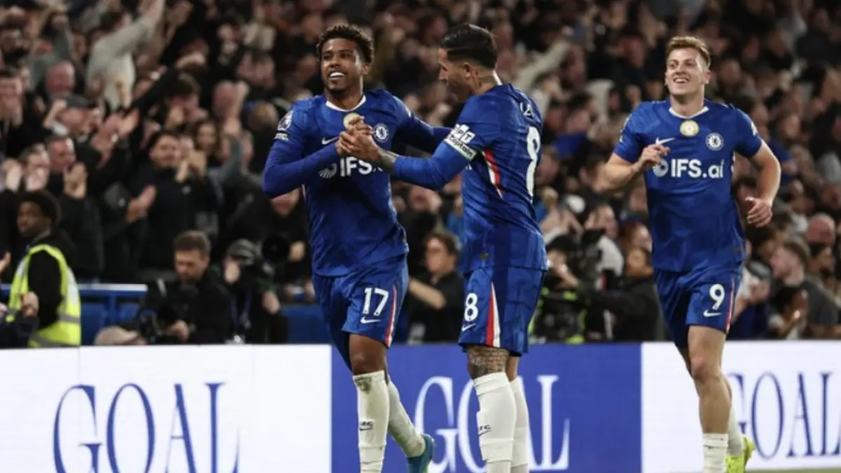Chelsea bekuk Tottenham Hotspur 2-1 di laga kandang pamungkas musim ini. (REUTERS/David Klein)