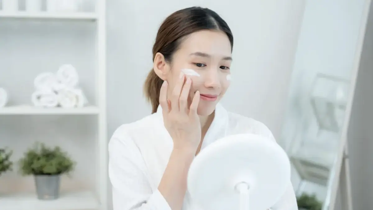 Ilustrasi - Moisturizer Ringan untuk Cuaca Lembap, Begini Cara Memilih yang Cocok