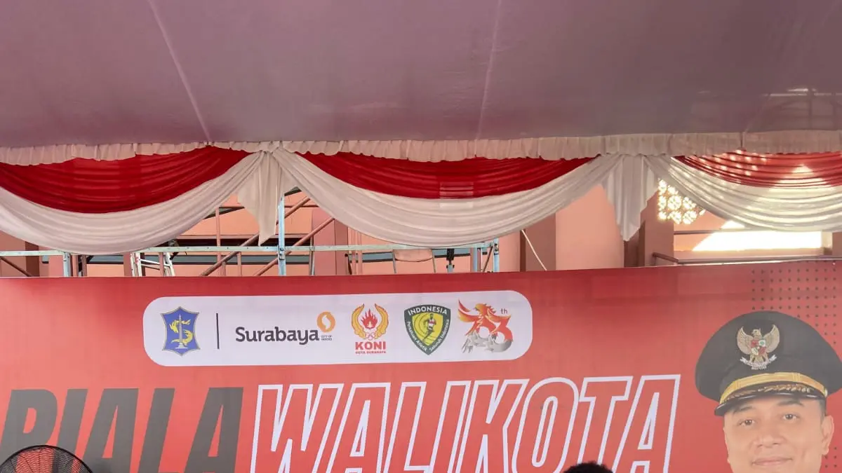 KOMPAK: Atlet PASI Pamekasan berfoto bersama usai meraih medali pada kejuaraan di Surabaya, Minggu (31/5). PASI PAMEKASAN UNTUKRADARBANGKALAN.ID