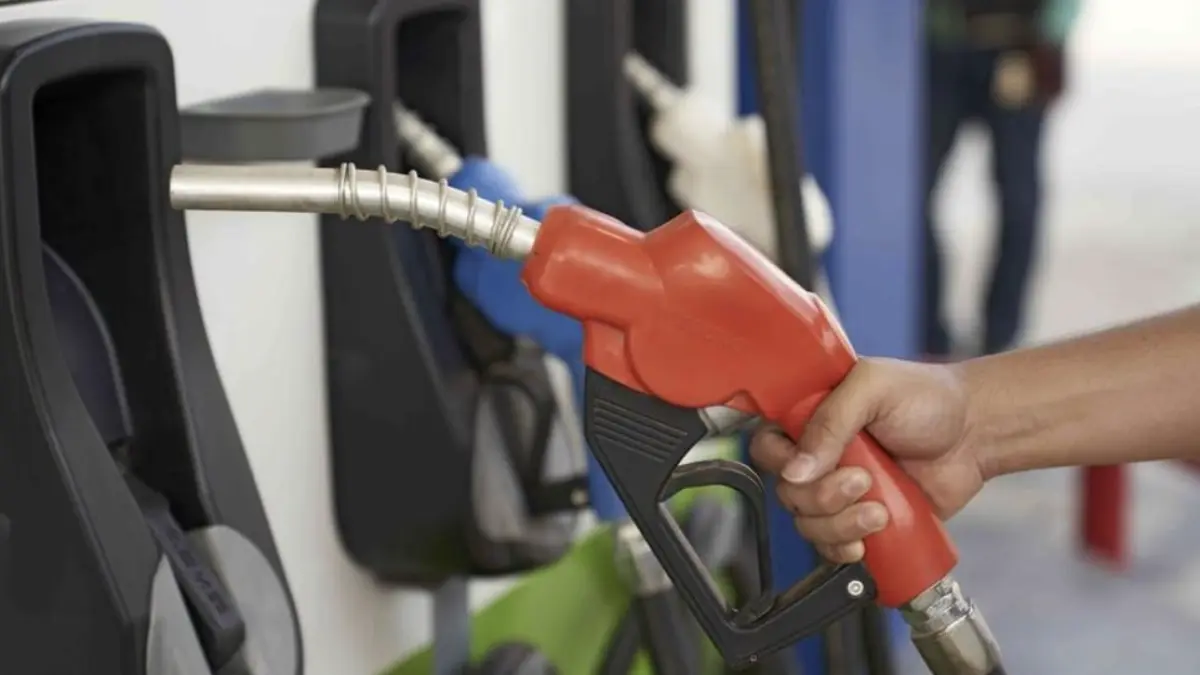 Foto: Nozzle BBM Pertamax dan Pertamax Turbo di SPBU Pertamina. (Dok: PT Pertamina Patra Niaga)