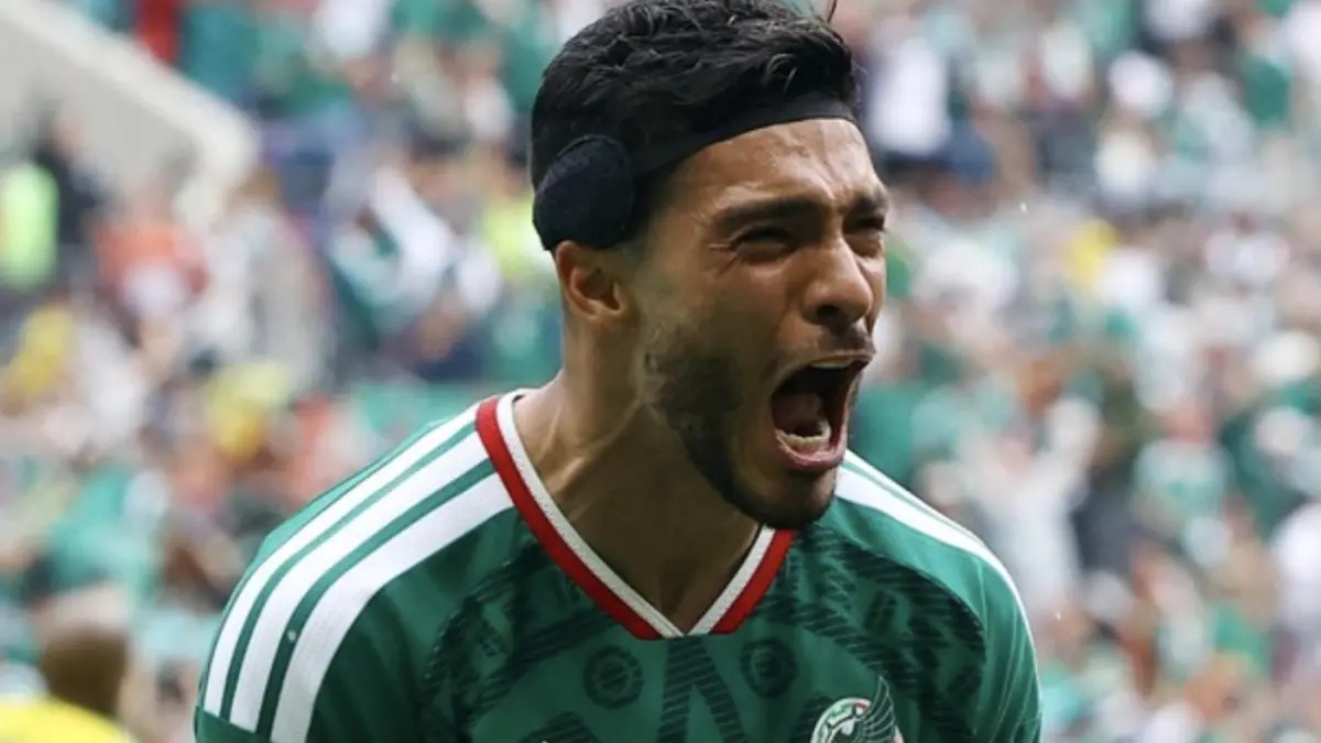 Penyerang Meksiko Raul Jimenez usai cetak gol ke gawang Afrika Selatan di Piala Dunia 2026. (REUTERS/Pawel Kopczynski)