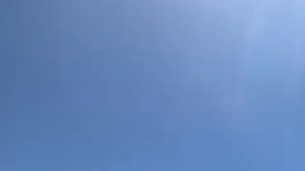 MENANTANG: Atlet Ski air Sumenep melakukan latihan menjelang kejurprov di Gresik, Minggu (4/1). (R RIZQI FASALDY PUTRA)
