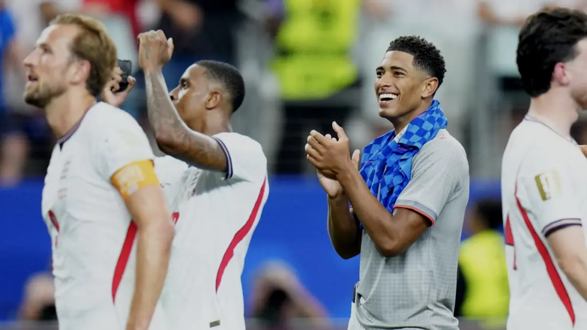 Jude Bellingham kembali menjadi sorotan saat membantu timnas Inggris mengawali perjalanan di Piala Dunia 2026 dengan kemenangan
4-2 atas Kroasia. Gelandang Real Madrid itu mencetak gol ketiga Inggris pada laga Grup L Inggris vs Kroasia di Dallas, Amerika Serikat,
Kamis (18/6/2026) dini hari WIB. (XinHua/Jia Haocheng)