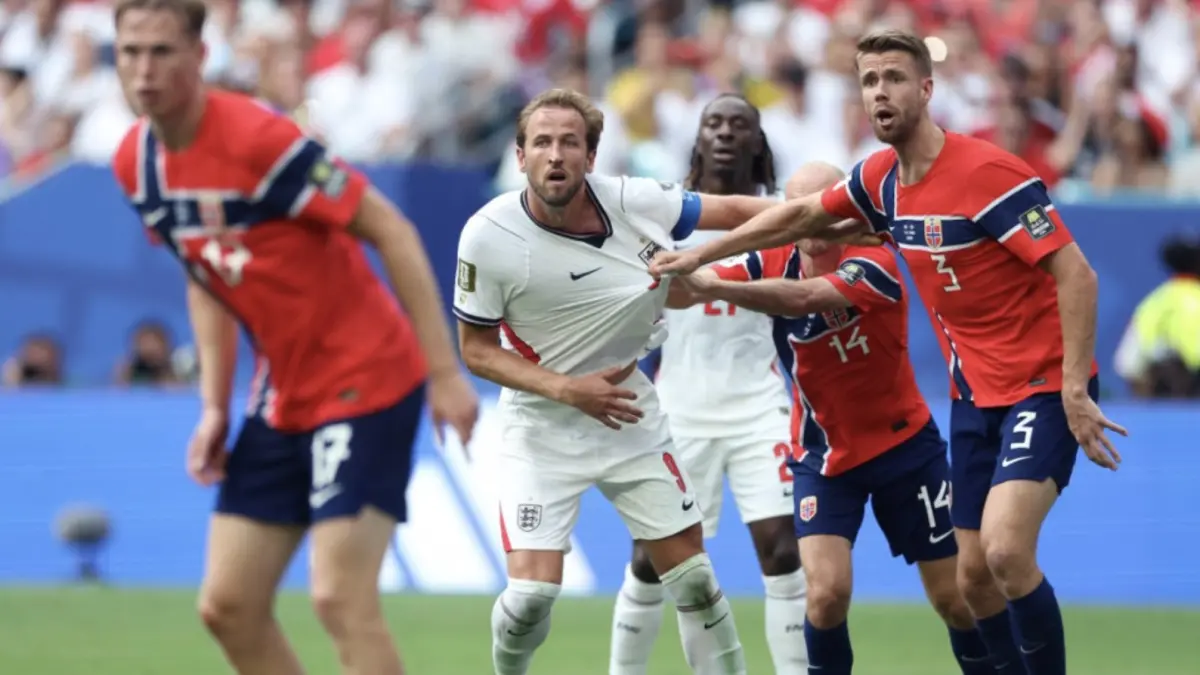 Suasana pertandingan Norwegia vs Inggris (AFP/Patricia De Melo Moreira)