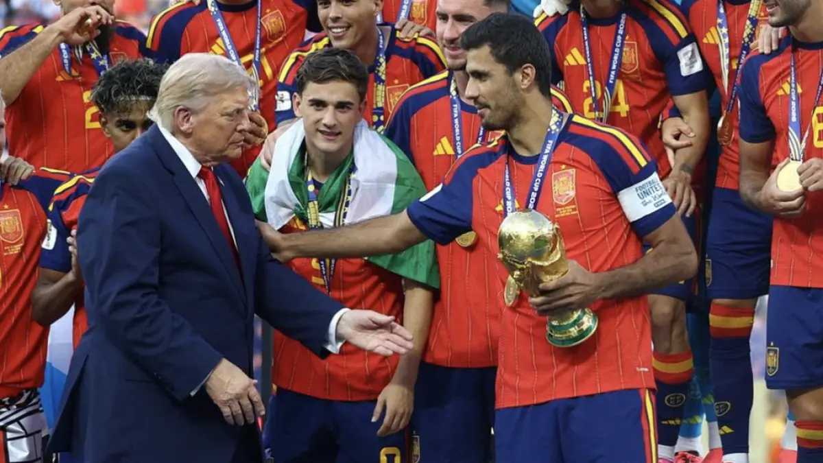 Komentator Final Piala Dunia 2026 Soroti Politik, Tiket Mahal, dan Kontroversi FIFA.