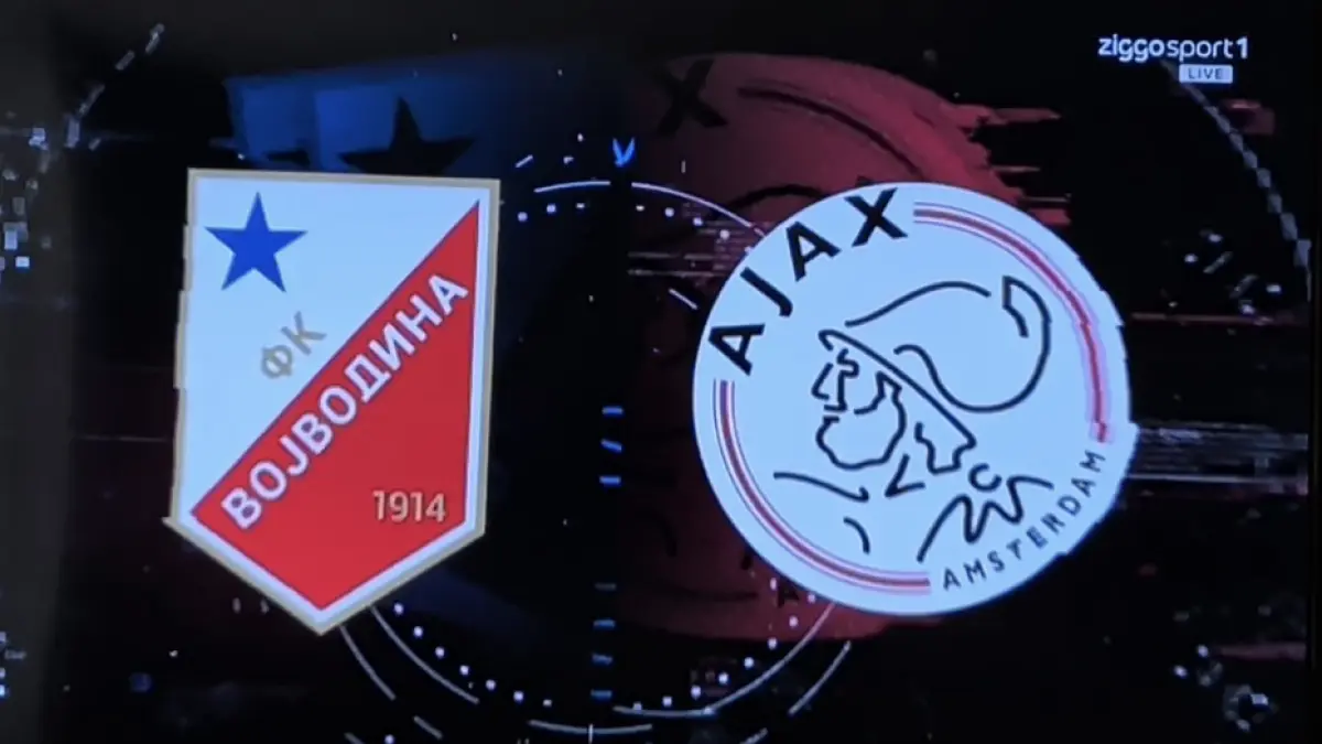 Ajax Menang, tapi Fans Justru Kesal Gara-gara Kesalahan Logo Saat Siaran. (Foto: @Twtlittlebirds)