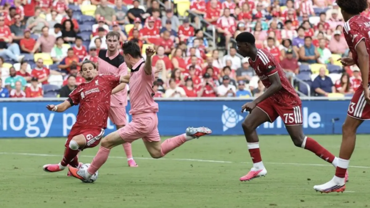 Momen di laga uji coba Liverpool vs Sunderland. (Foto: Sunderland AFC via Getty Images/lan Horrocks)
