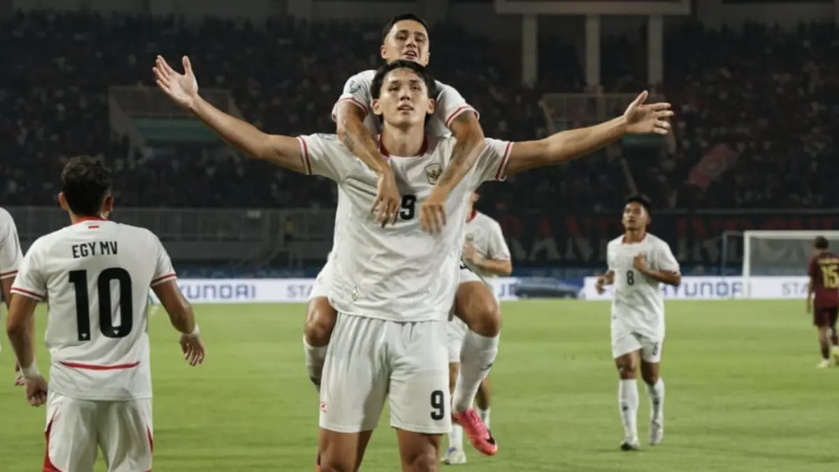 Mitchell Baker merayakan gol ke gawang Kamboja. Pertandingan Indonesia vs Kamboja merupakan laga pertama Grup A ASEAN
Championship 2026 atau Piala AFF 2026 di Stadion Pakansari, Cibinong, pada Senin (27/7/2026) malam WIB.(KOMPAS.com/ANTONIUS
ADITYA MAHENDRA)