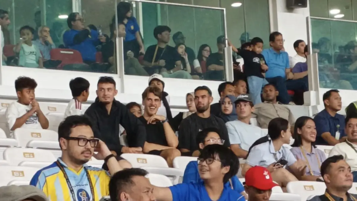 Para Pemain Timnas Indonesia Saksikan Laga Chelsea Vs AC Milan. (Sumber: VDN/Ilham Giovani)