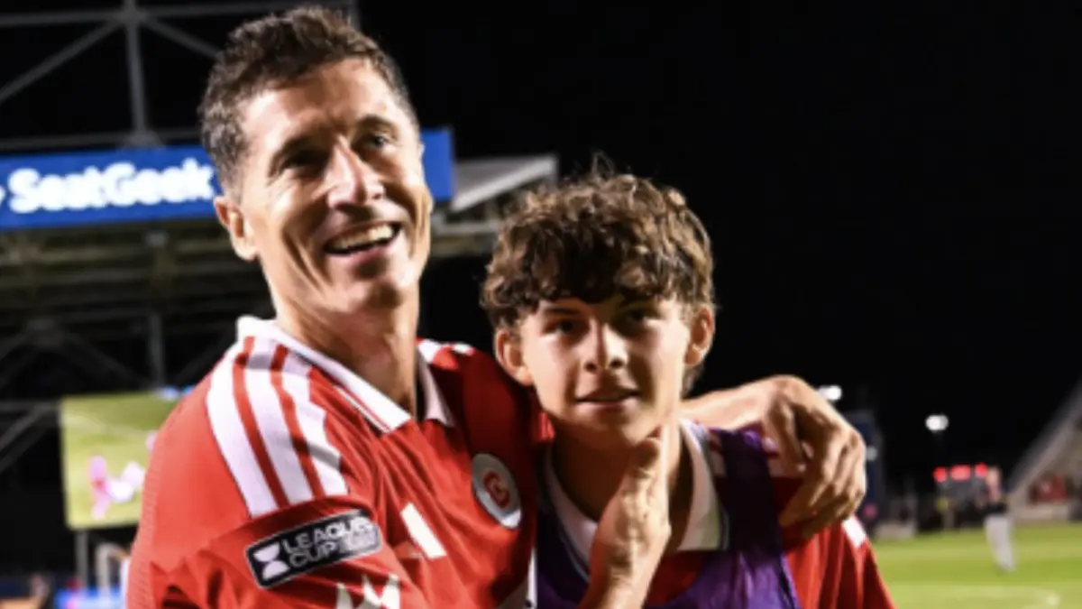 Lewandowski Tutup Kemenangan Dramatis The Fire.