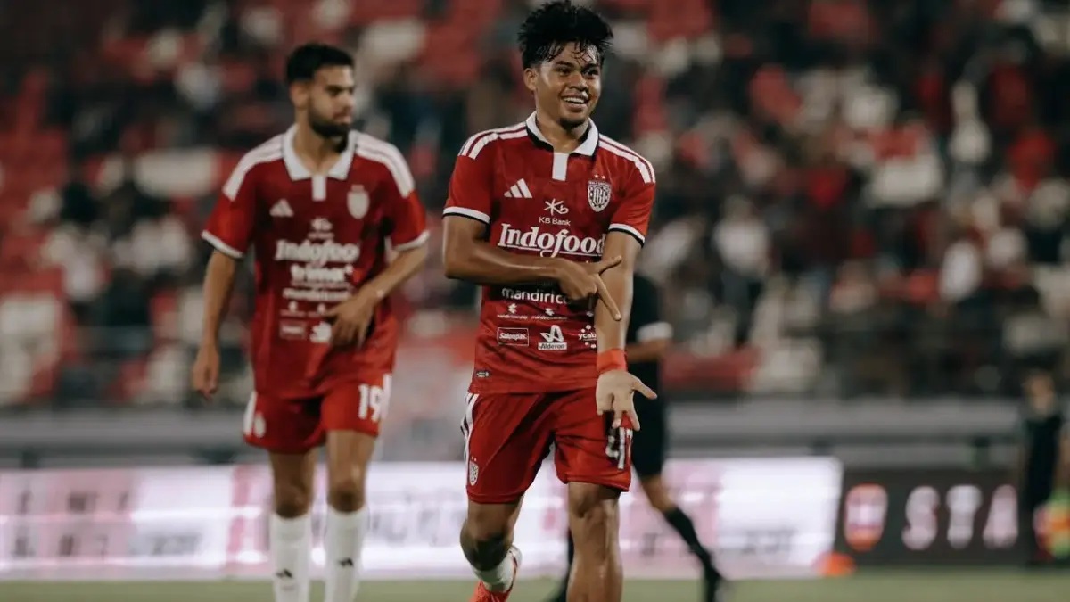 Aksi para pemain Bali United dalam laga uji coba kontra Sabah FC di Dewata Challenge Series 2026, di Stadion
Kapten / Wayan Dipta, Gianyar, Bali, Kamis (13/8/2026). (Media Bali United)