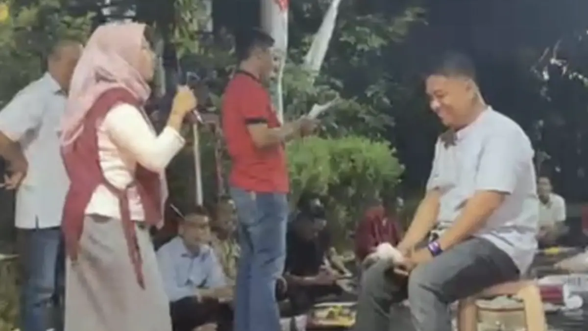 Salah satu peserta lomba ngomelin suami di Gresik. (Foto: Istimewa)