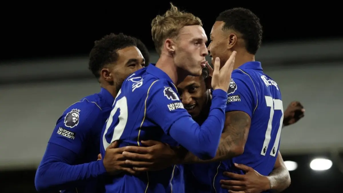 Momen perayaan gol Cole Palmer (tengah) dalam pertandingan sepak bola Liga Inggris antara Fulham vs Chelsea di Craven Cottage di
London pada 24 Agustus 2026. (Foto oleh Adrian DENNIS / AFP) (AFP/ADRIAN DENNIS)