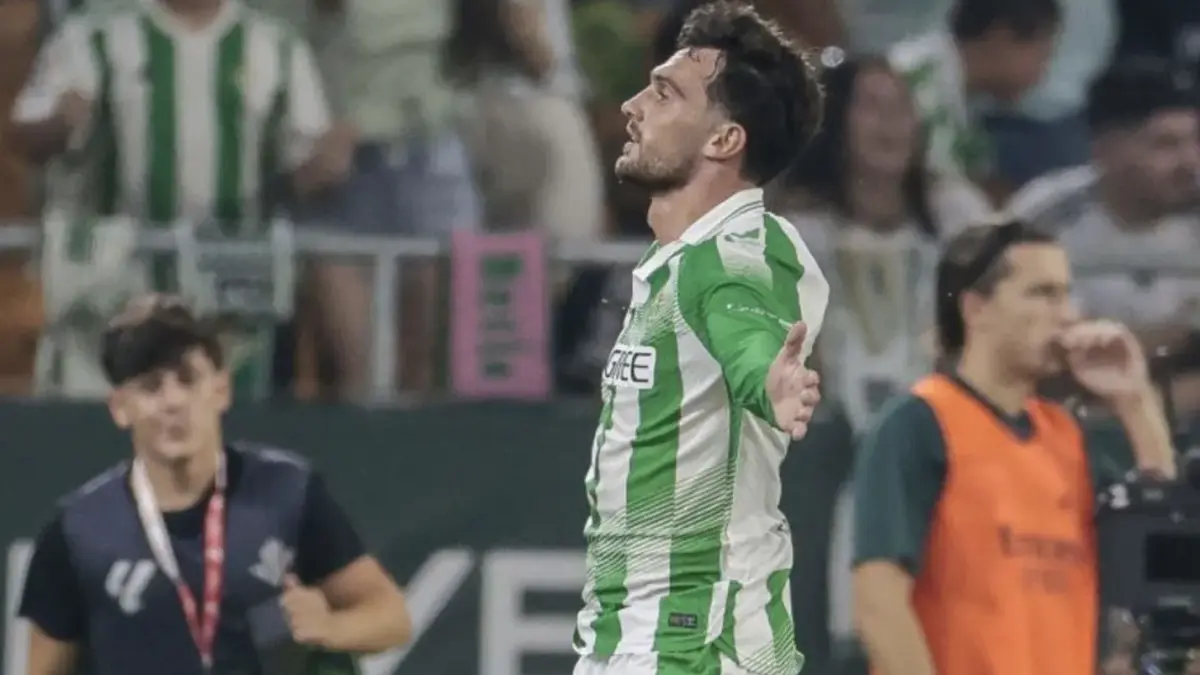 Penyerang Real Betis Troy Parrott merayakan keberhasilan mencetak gol ke gawang Real Madrid pada
pertandingan Liga Spanyol di Stadion de La Cartuja, Sevilla, Jumat (4/9/2026) waktu setempat.
(laliga.com)