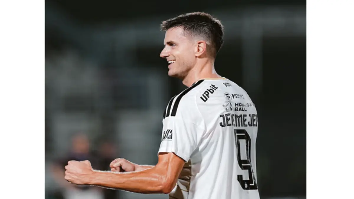 Penyerang Persija Jakarta Alexander Jeremejeff melakukan selebrasi usai mencetak gol ke gawang Borneo FC(X
@Persija_Jkt)