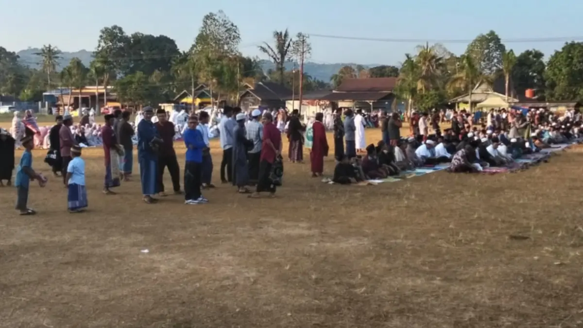 Kemarau Panjang Melanda, Warga Loeha Raya Kompak Gelar Salat Istisqa