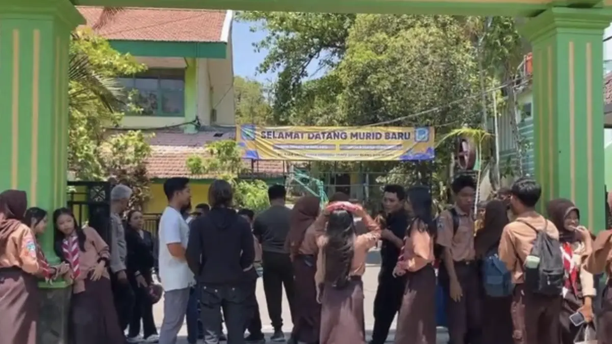 Aksi demo pelajar SMPN 18 Kota Malang. (Foto: Muhammad Aminudin/detik)