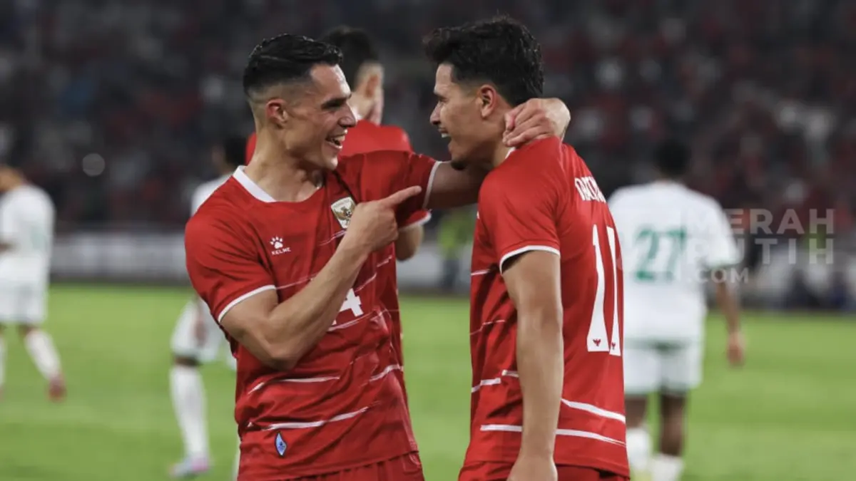 Joey Pelupessy dan Ragnar Oratmangoen. (MP/Didik Setiawan)