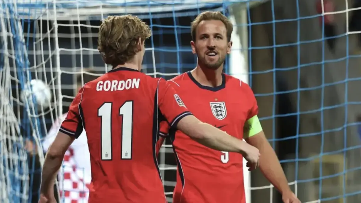 Harry Kane dan Anthony Gordon bermain saat timnas Inggris hancurkan Kroasia 7-0 dalam
pertandingan UEFA Nations Leaque 2026/27 di Reika, Kroasia pada Sabtu (3/10/2026). UEFA.com