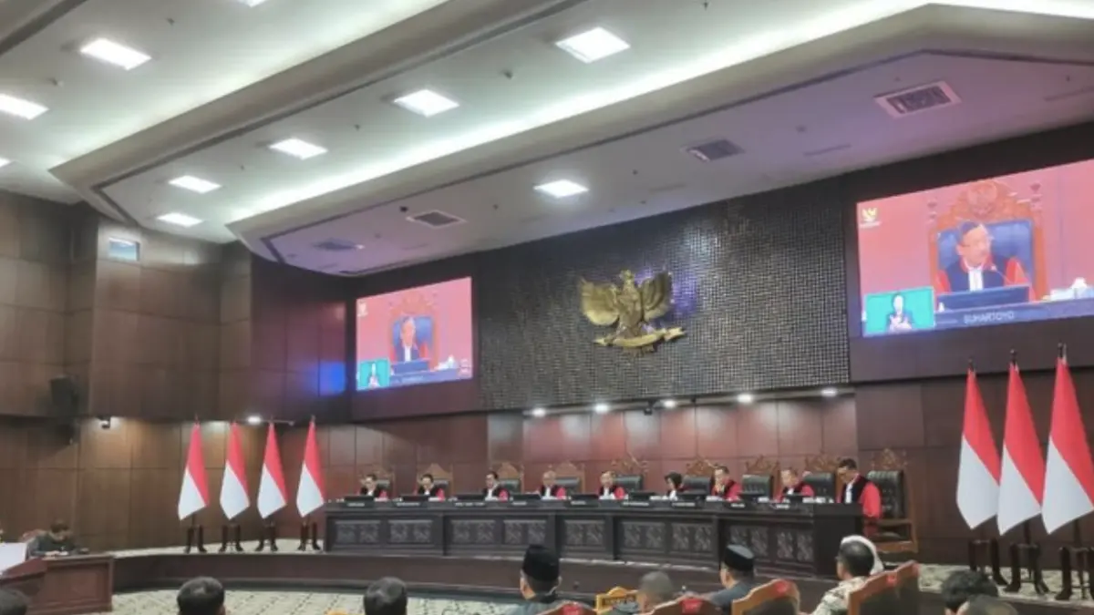 Sidang putusan gugatan terkait syarat pendidikan Gibran di MK. (Mulia/detik)