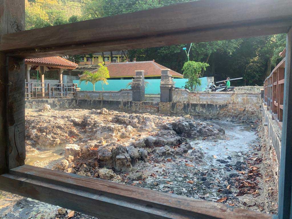 Api Abadi yang konon dijadikan tungku atau perapian Empu Supo untuk membuat keris.