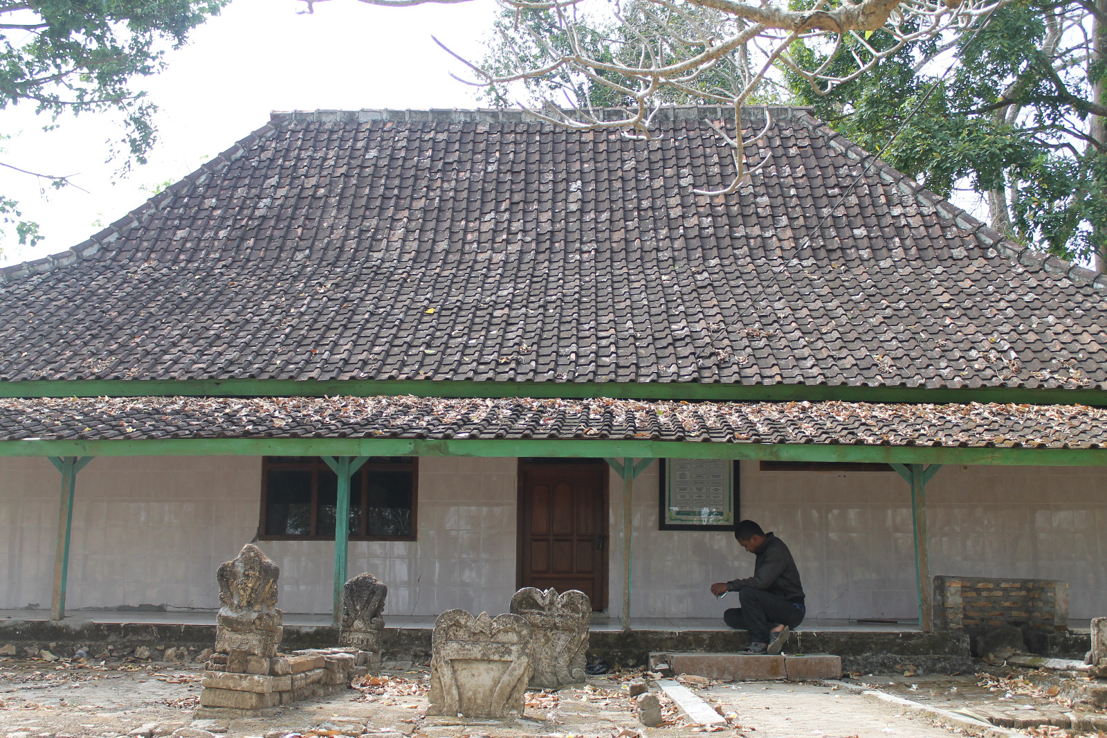 Makam Haryo Tedjo II di Desa Dagangan, Kecamatan Parengan, Kabupaten Tuban, Jawa Timur.