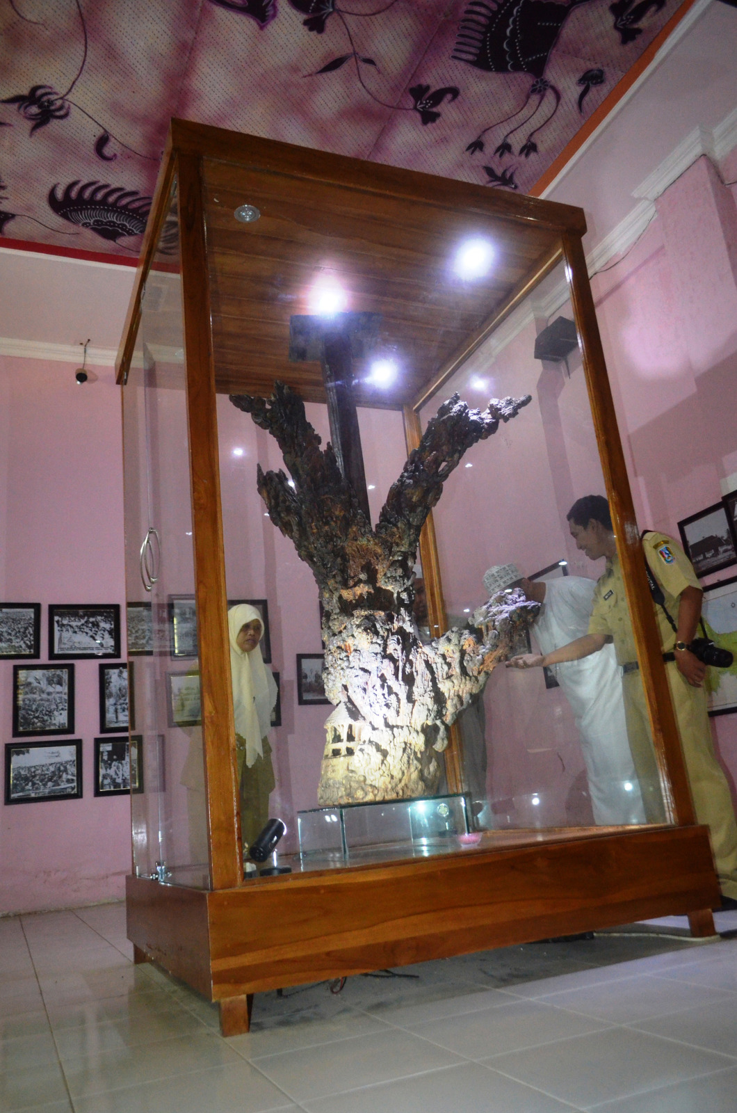 Ruang penyimpanan koleksi Museum Kambang Putih Tuban di Jalan KH Mustain, Tuban, Jawa Timur.