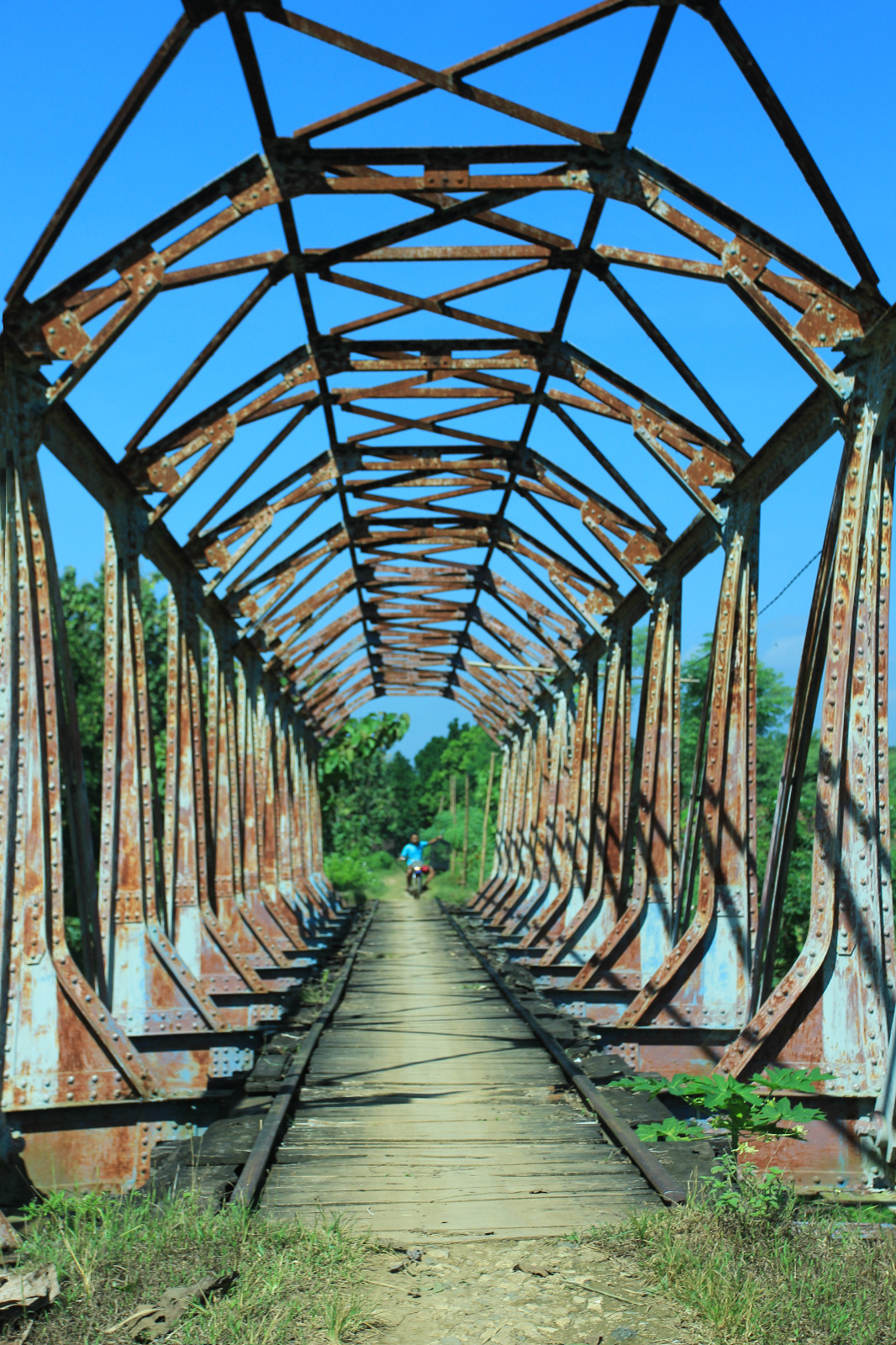 Bekas jembatan kereta api di wilayah Kecamatan Senori, Kabupaten Tuban, Jawa Timur.