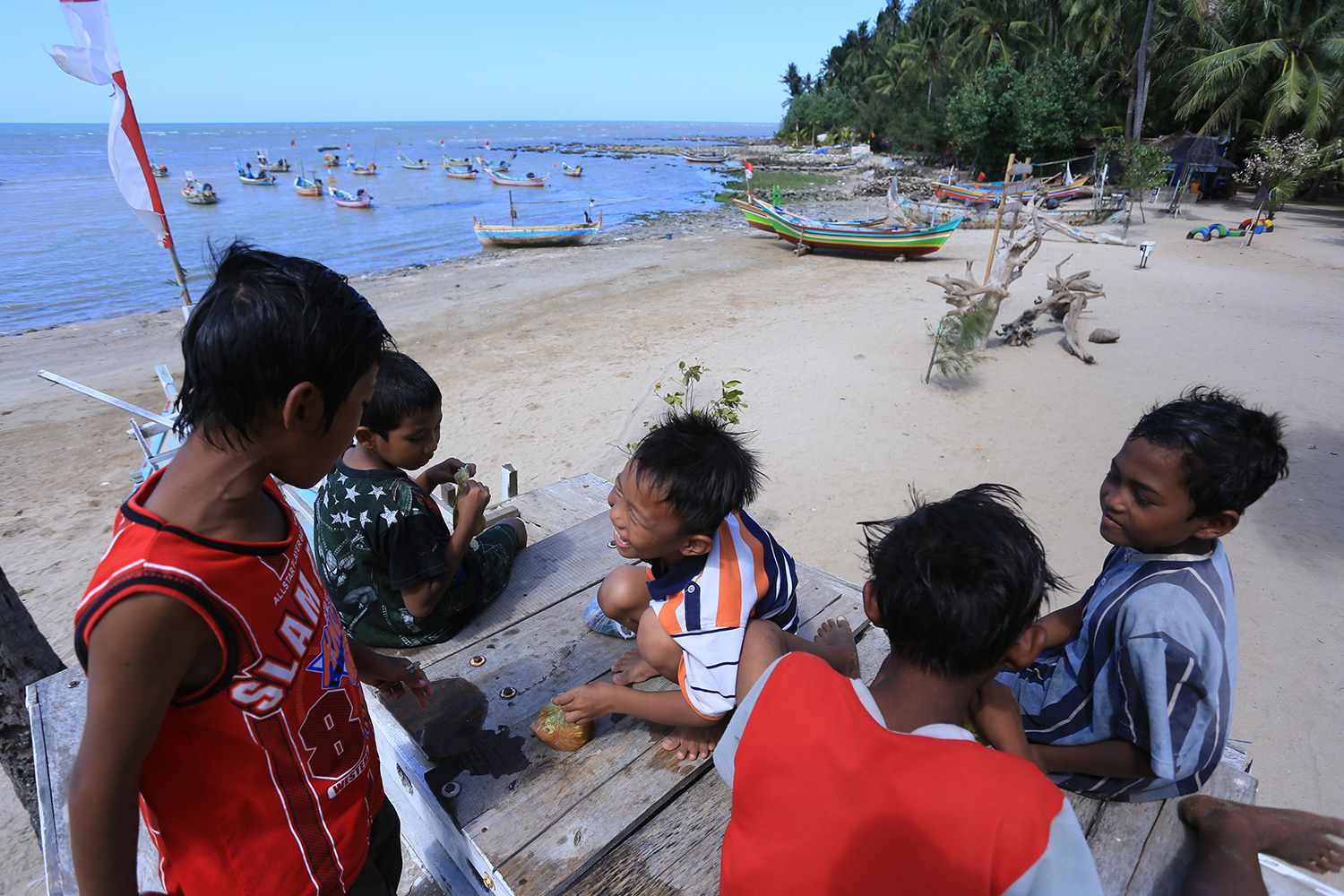 Pantai Kelapa di Kelurahan Panyuran, Kecamatan Palang, Kabupaten Tuban, Jawa Timur.