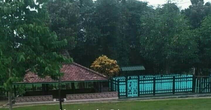 Makam Syekh Achmad Cholil Tuban