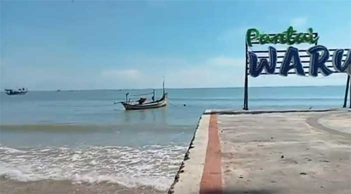 Pantai Waru Moro Jamong Tuban