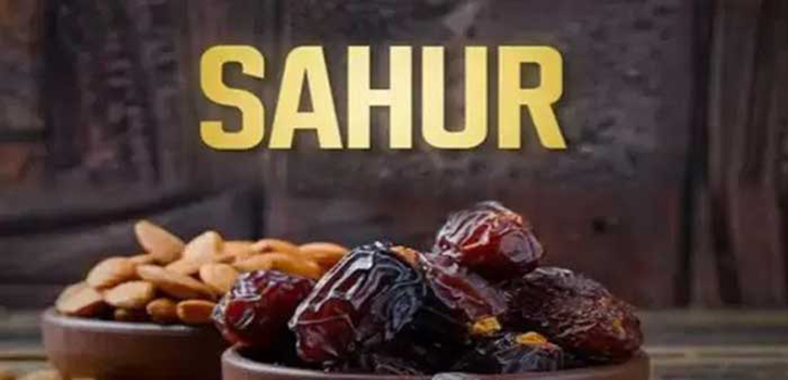 Ilustrasi sahur saat imsak