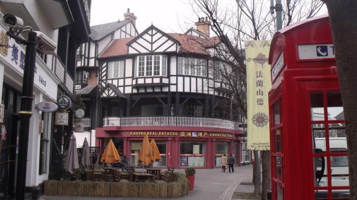 Kota Thames, kota tiruan Inggris yang berlokasi di Provinsi Songjiang, Tiongkok.