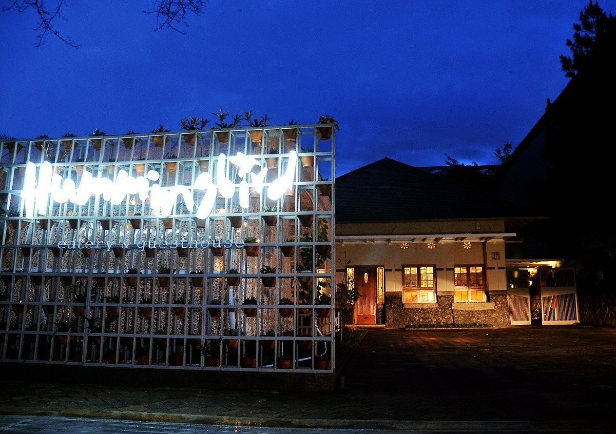 Hummingbird Eatery bandung.