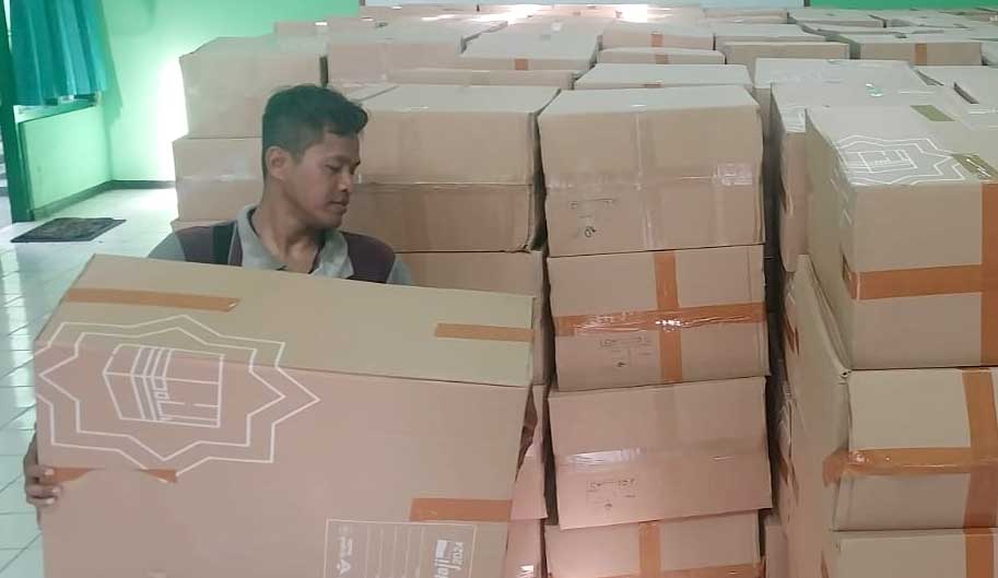 Koper calon jamaah haji asal Tuban yang diberangkatkan lebih dulu.