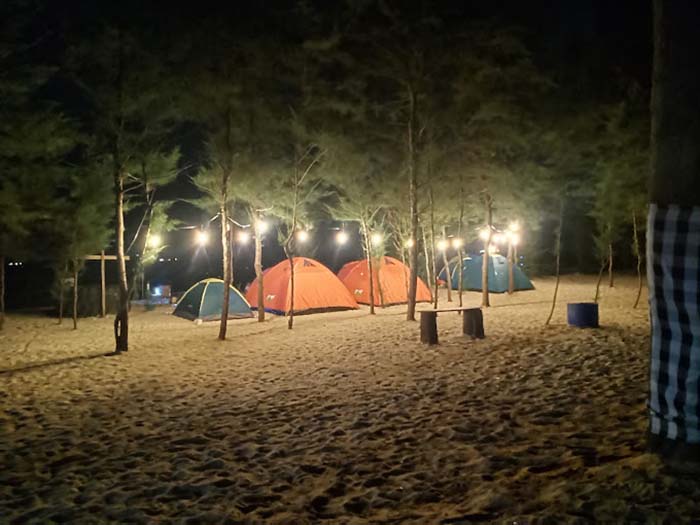 Pantai Panduri, salah satu rekomendasi wisata murah di Tuban.