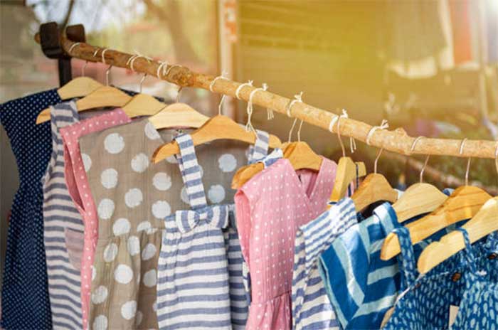 Memilih baju untuk anak yang nyaman dan pantas memang tidak mudah.