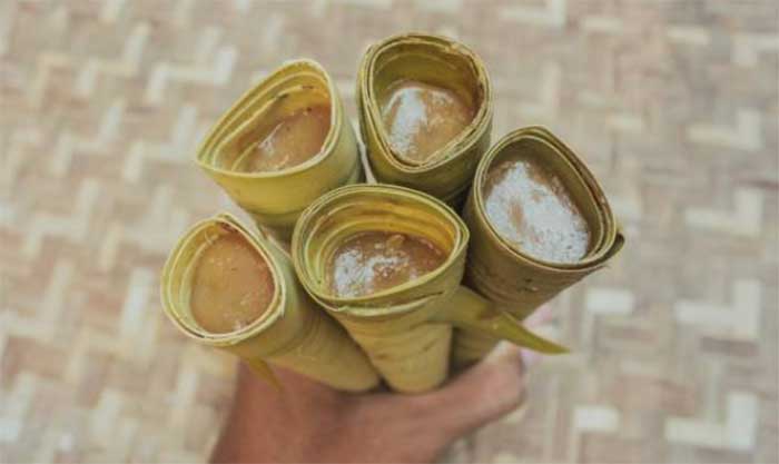 Dumbek salah satu oleh-oleh khas Tuban yang memiliki cita rasa yang manis dan gurih.