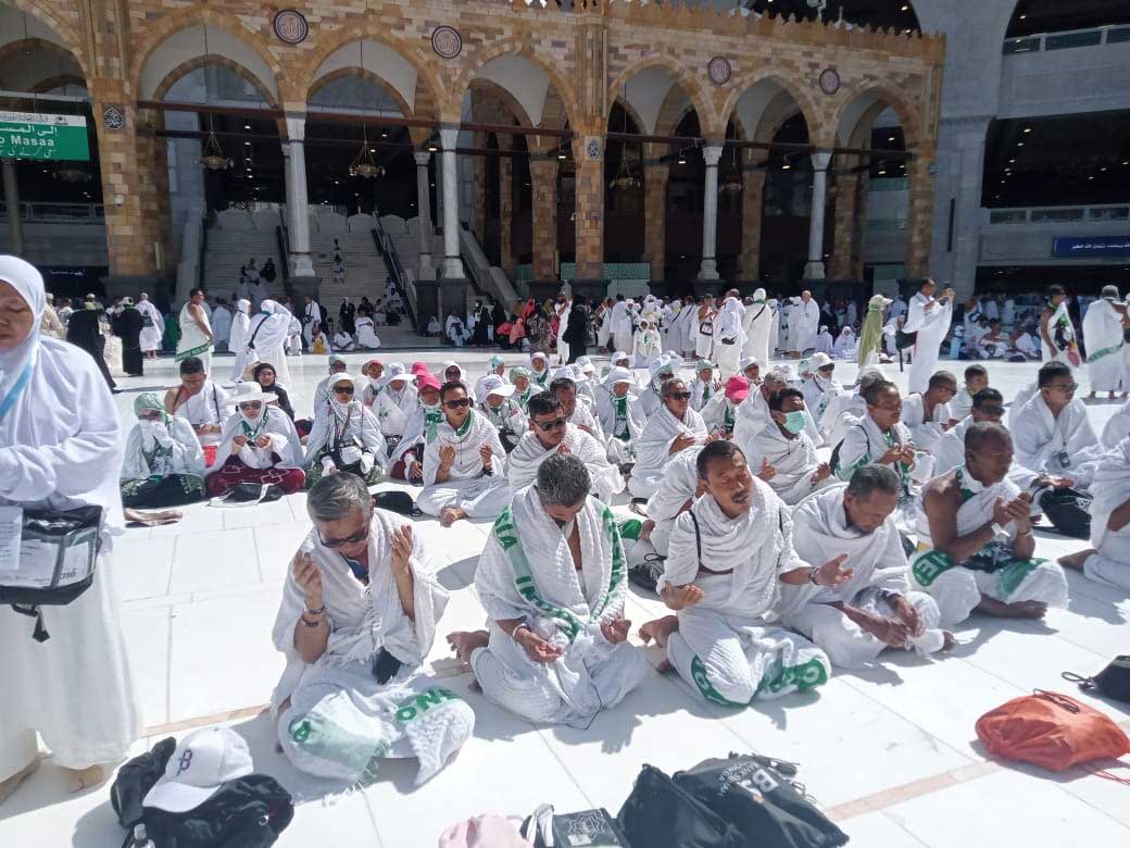 Jemaah haji asal Tuban menjalankan ibadah di Masjidil Haram sebelum menjalani puncak haji.
