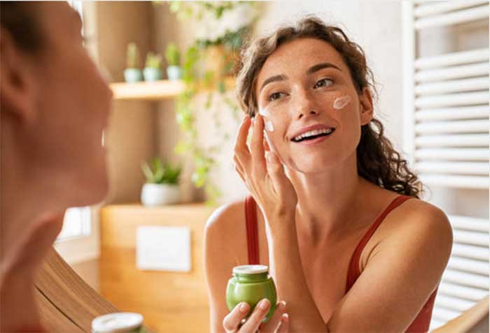 Penting untuk mengetahui urutan-urutan basic skin care yang benar untuk mendapatkan hasil yang maksimal.