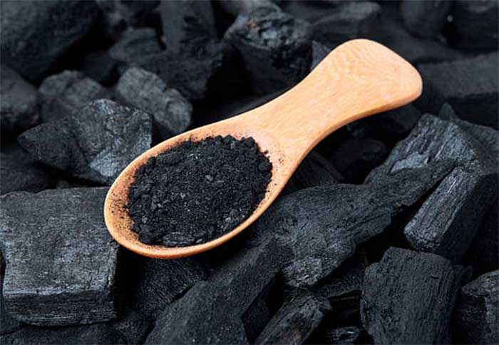 Arang aktif atau activated charcoal adalah arang yang sudah diolah dengan oksigen pada suhu tinggi.