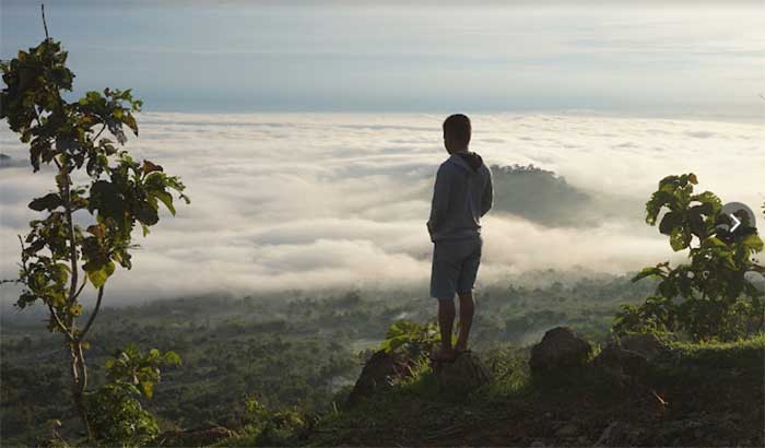 Tebing nemplek wisata alternatif di Tuban, persisnya di Desa Gesikan, Kecamatan Grabagan.