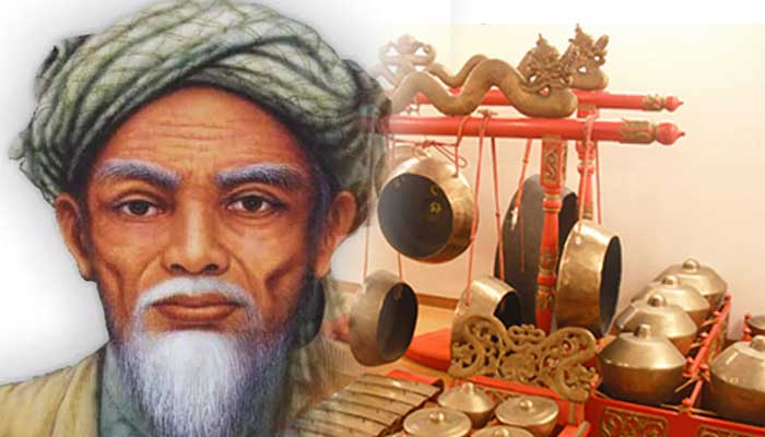 Metode dakwah Sunan Bonang salah satunya menggunakan alat musik gamelan Jawa. Sunan Bonang dikenal dengan kepiawaiannya memainkan alat musik tersebut.